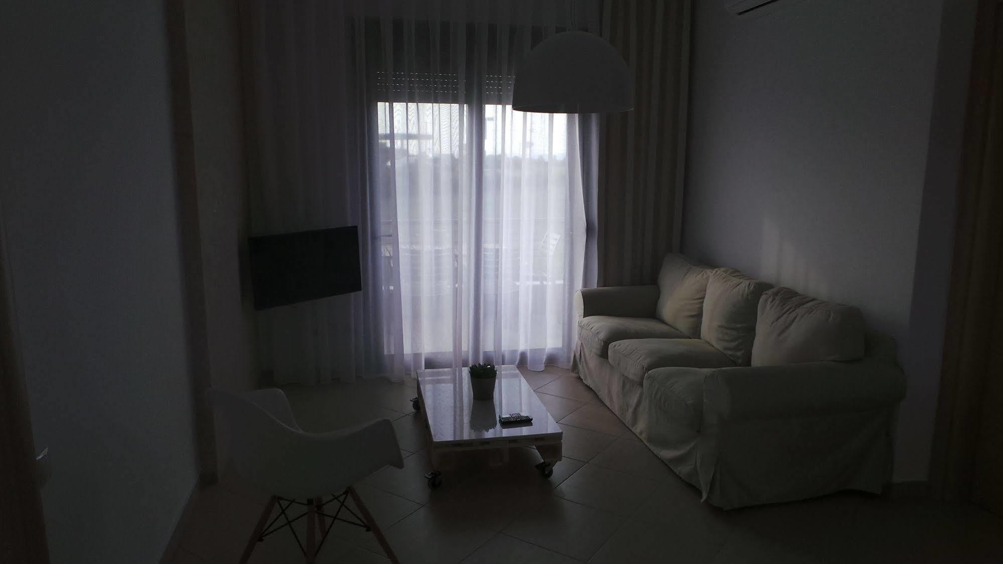 Niovi Boutique Apartments Афитос Экстерьер фото
