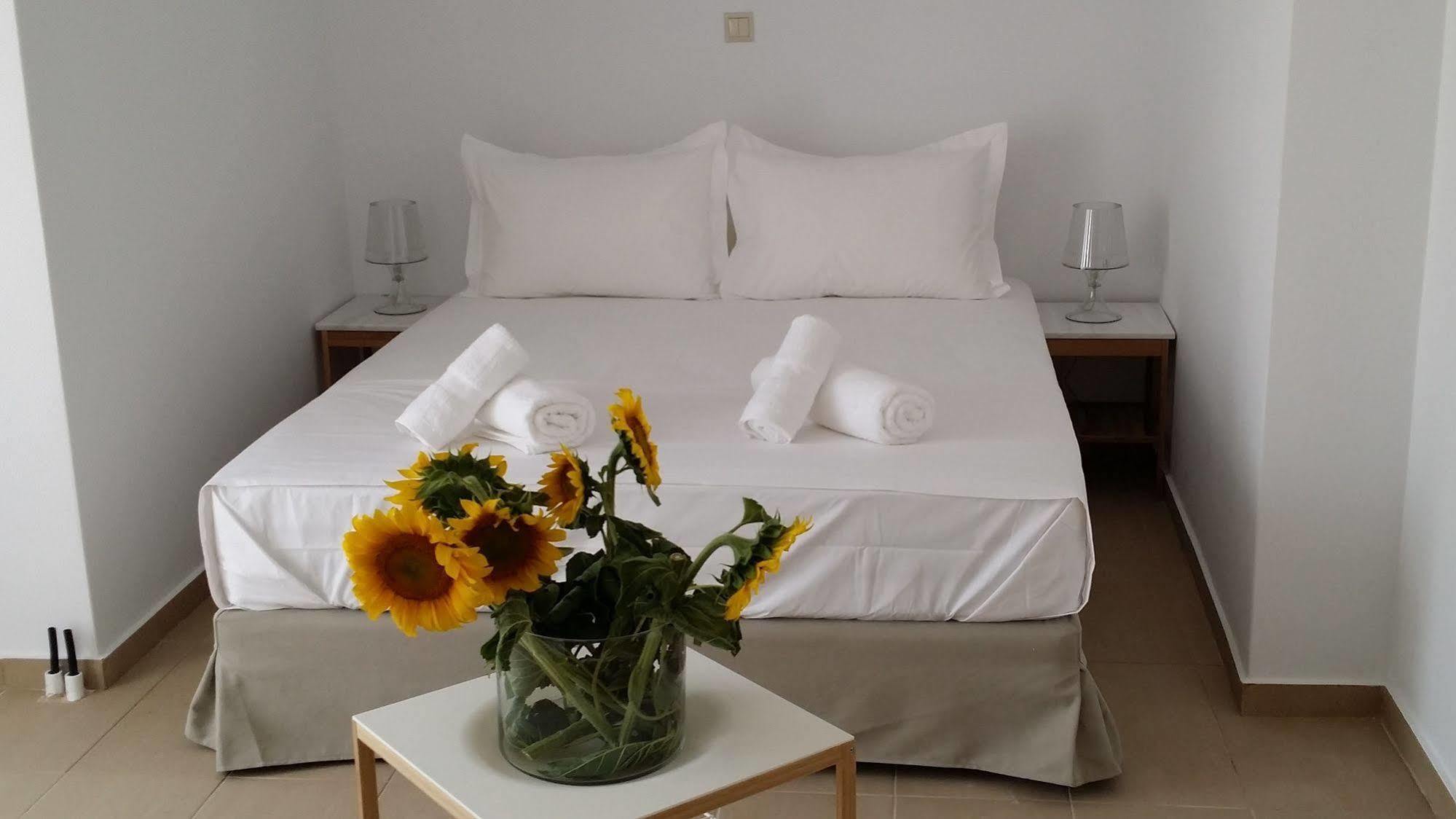 Niovi Boutique Apartments Афитос Экстерьер фото